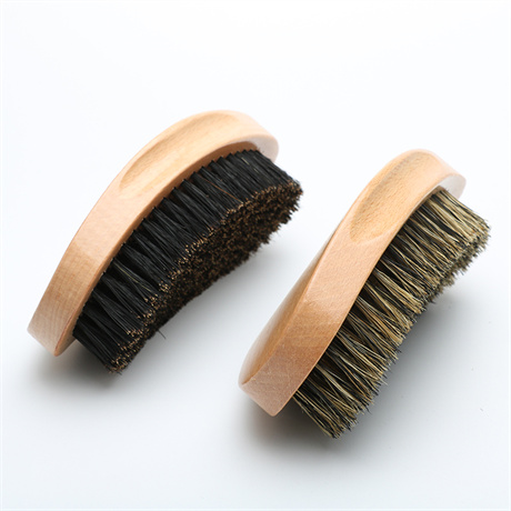 Beard Brush vs. Beard Comb: Choosing the Right Grooming Tool